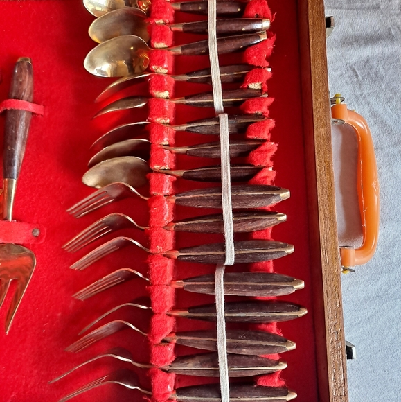 Eating utensils - Picture 4 of 6